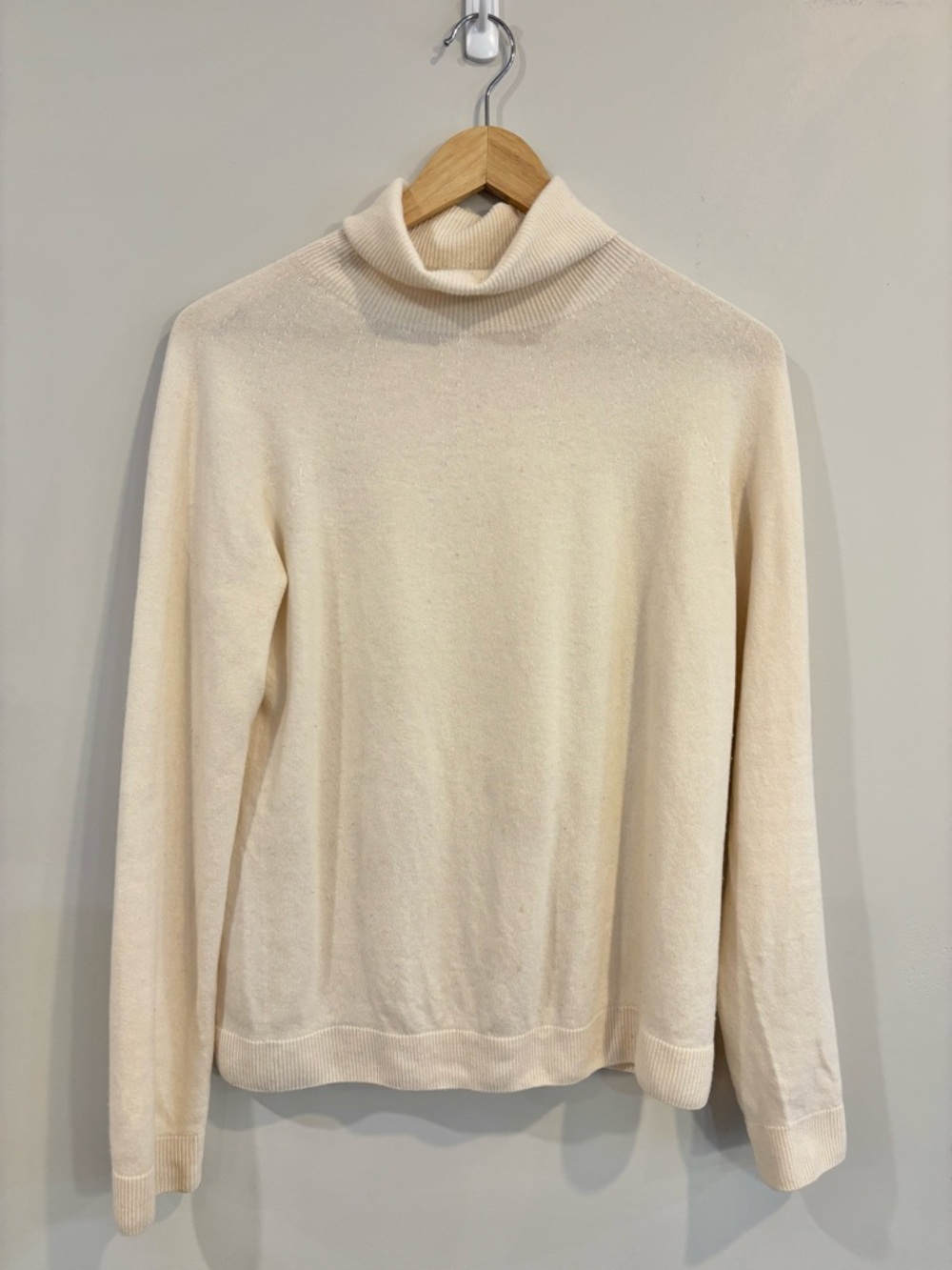 Excellent Condition Uniqlo Cashmere Turtleneck Sweater Small Cream Offwhite